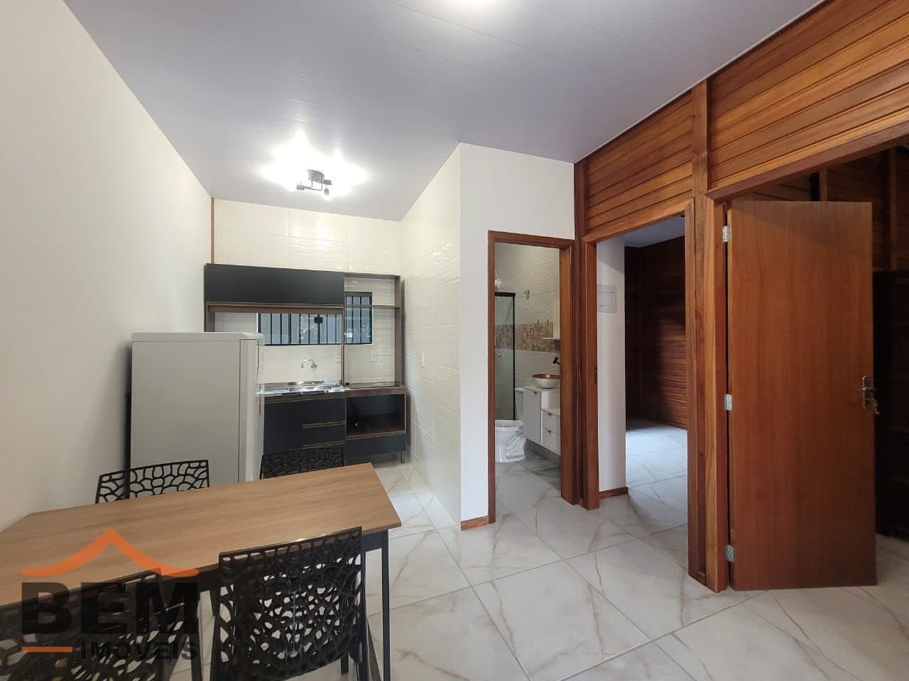 Casa para Locação com 2 quartos, 1 vaga no bairro Centro em Itajaí/SC