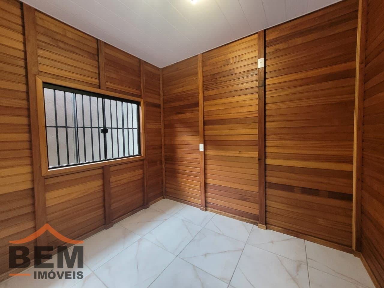 Casa para Locação com 2 quartos, 1 vaga no bairro Centro em Itajaí/SC