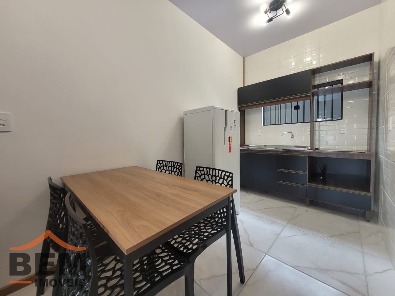 Casa para Locação com 2 quartos, 1 vaga no bairro Centro em Itajaí/SC