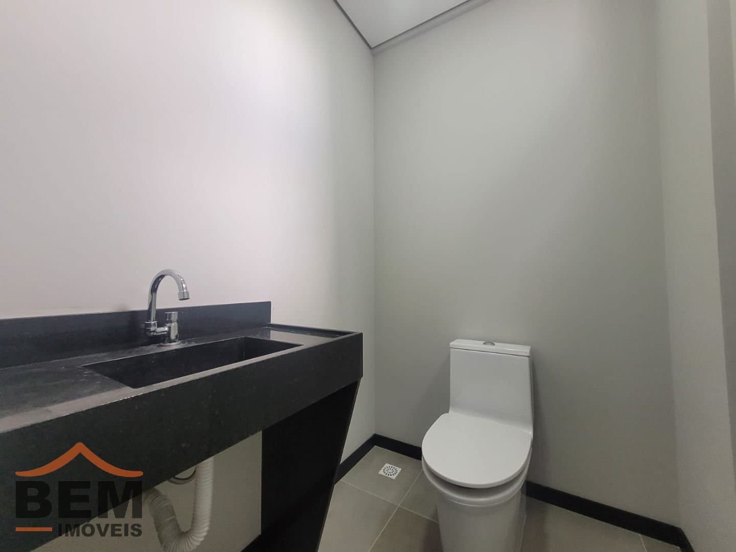 Salas/Conjuntos para Locação com 57m² no bairro Itaipava, em Itajaí - SC