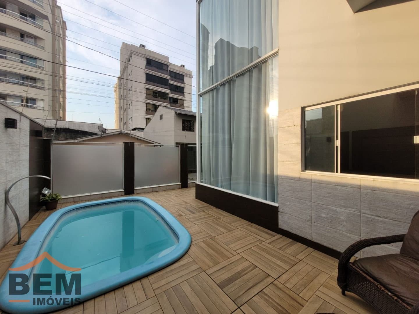 Casa para Locação com 2 quartos sendo 2 suítes, 2 vagas no bairro São João em Itajaí/SC