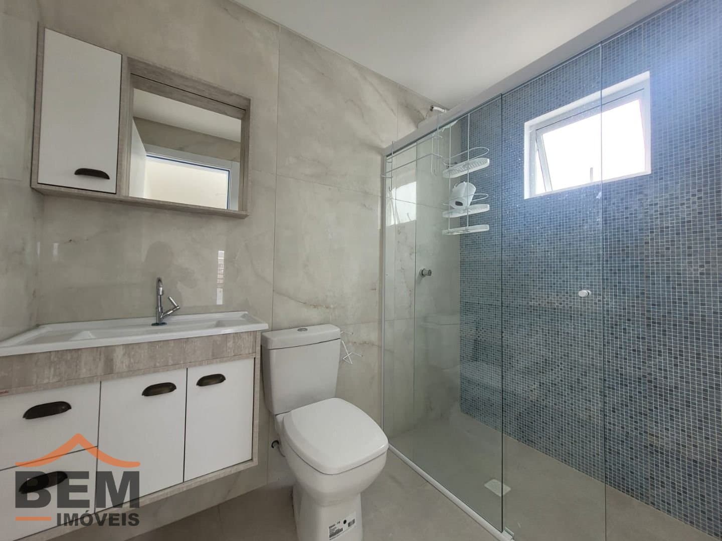 Apartamento para Locação com 2 quartos sendo 1 suíte, 1 vaga no bairro Murta em Itajaí/SC