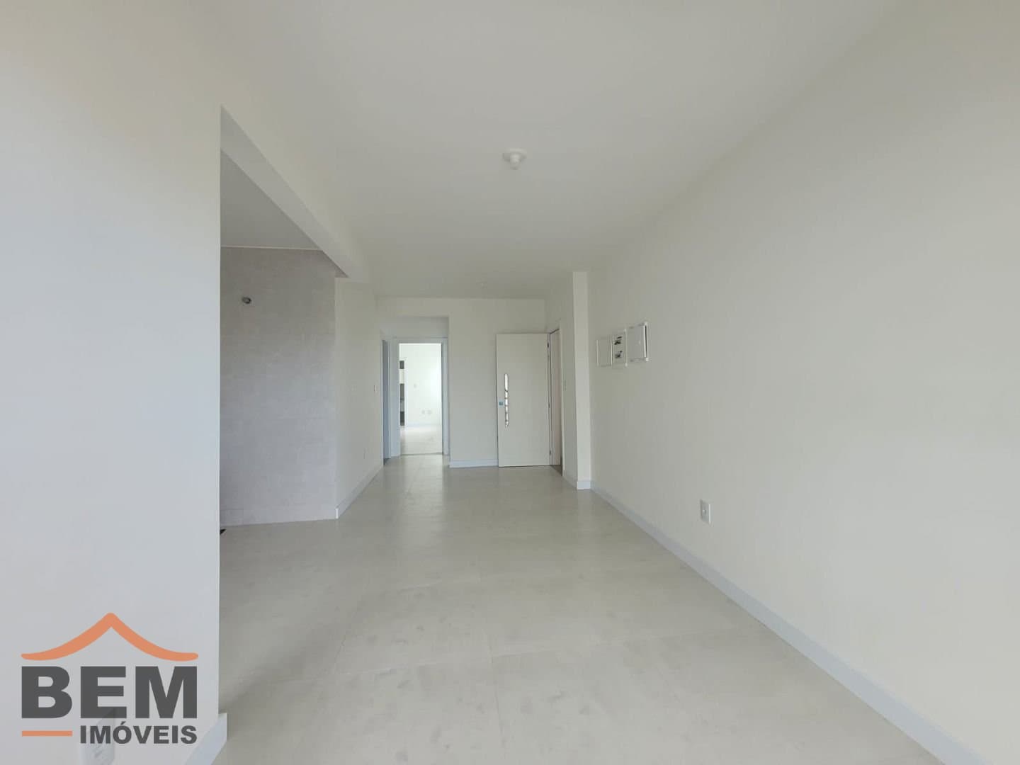 Apartamento para Locação com 2 quartos sendo 1 suíte, 1 vaga no bairro Murta em Itajaí/SC