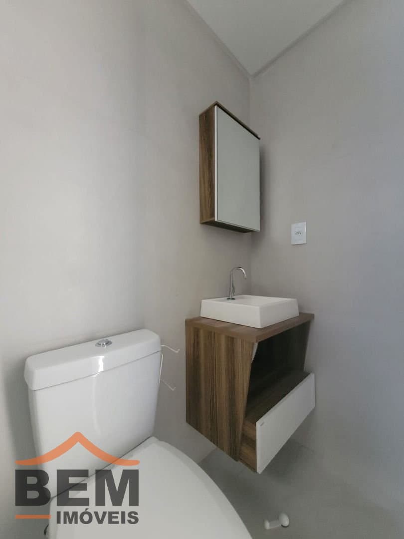 Apartamento para Locação com 2 quartos sendo 1 suíte, 1 vaga no bairro Murta em Itajaí/SC