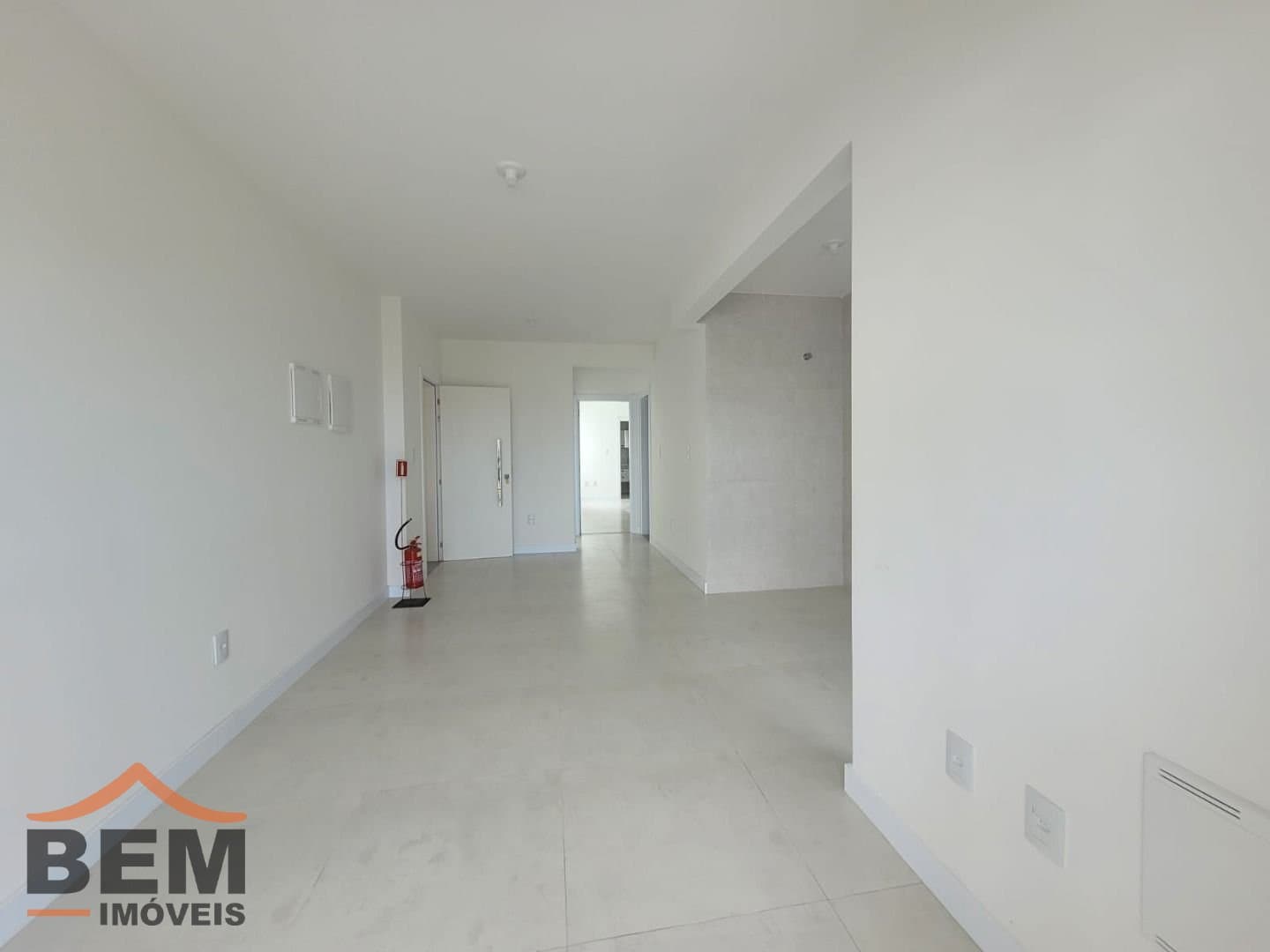 Apartamento para Locação com 2 quartos sendo 1 suíte, 1 vaga no bairro Murta em Itajaí/SC