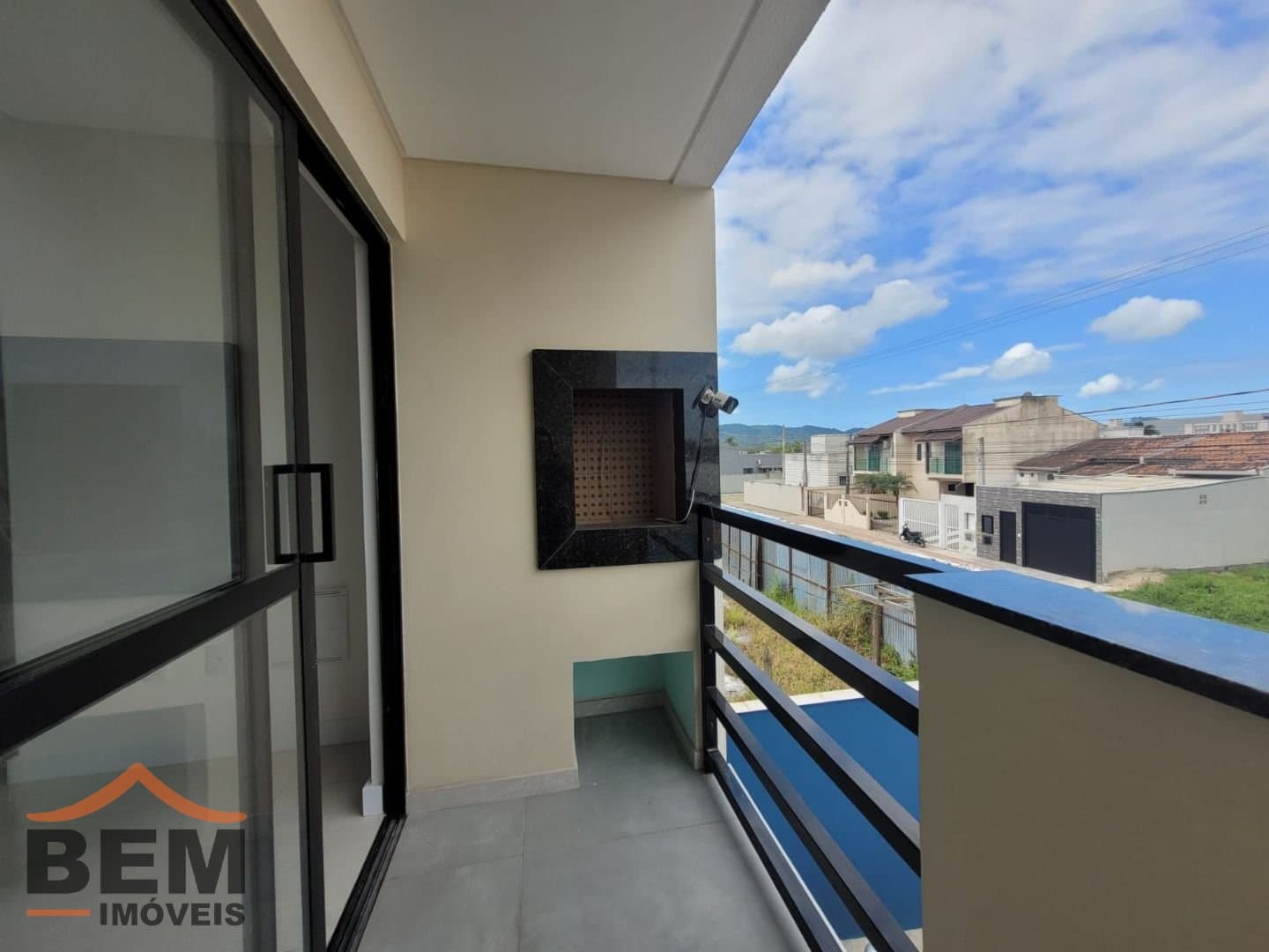 Apartamento para Locação com 2 quartos sendo 1 suíte, 1 vaga no bairro Murta em Itajaí/SC