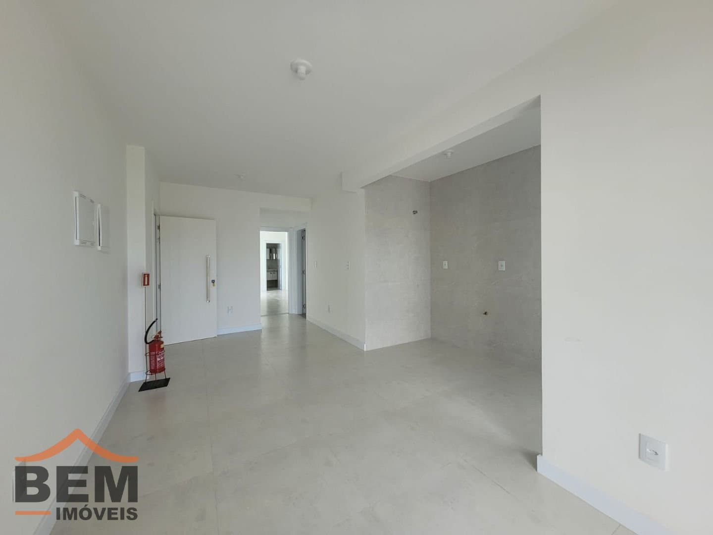 Apartamento para Locação com 2 quartos sendo 1 suíte, 1 vaga no bairro Murta em Itajaí/SC