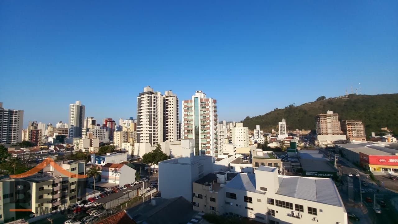 Apartamento para Locação com 3 quartos e 100m² no bairro Centro, em Itajaí - SC