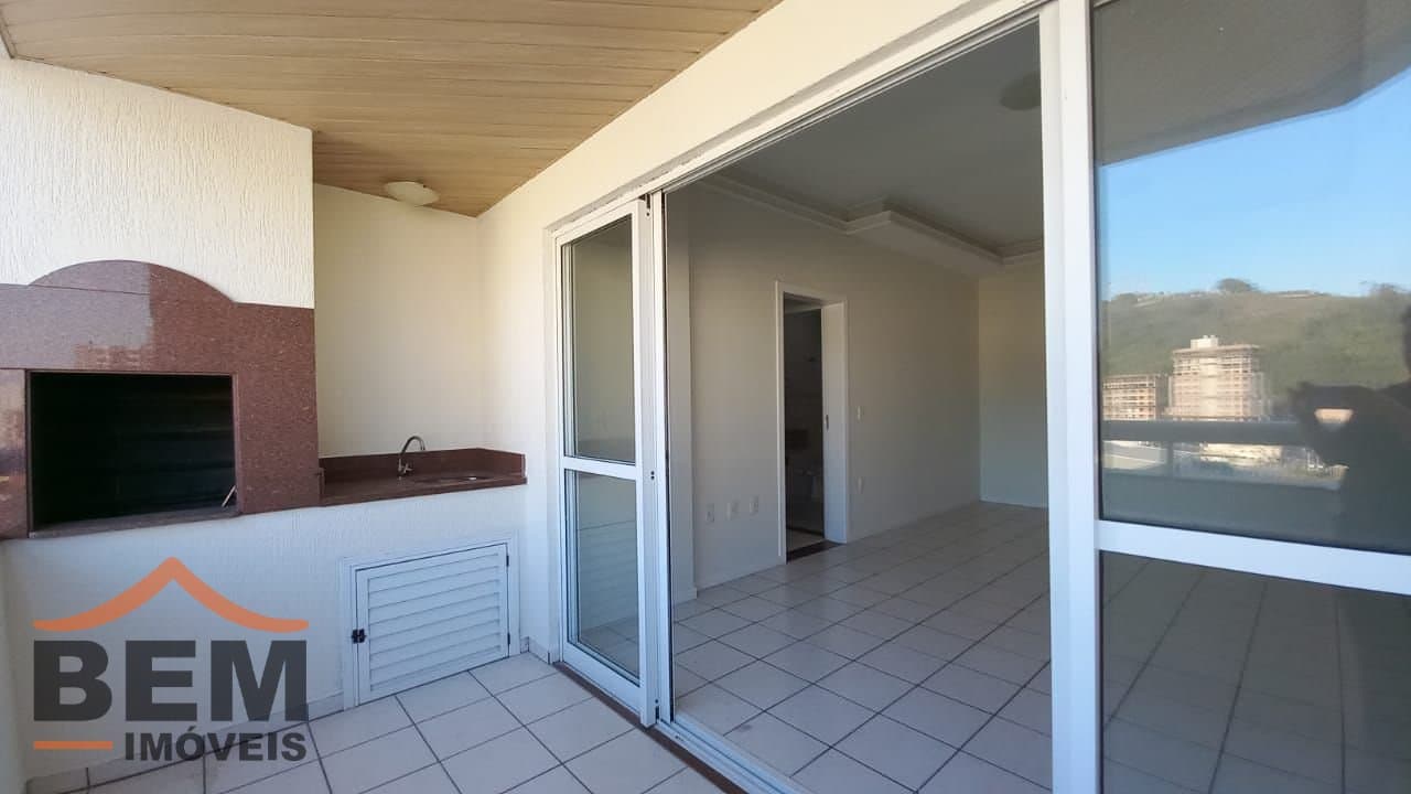 Apartamento para Locação com 3 quartos e 100m² no bairro Centro, em Itajaí - SC