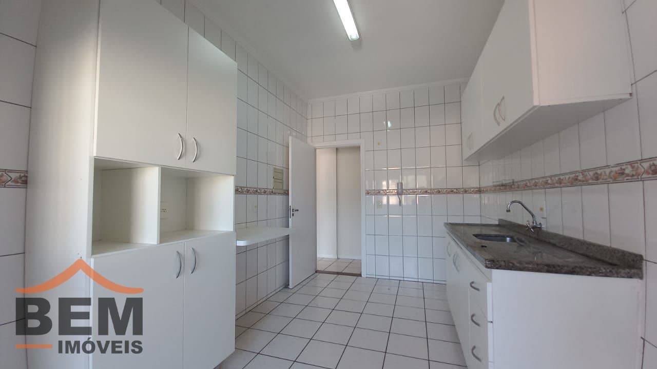 Apartamento para Locação com 3 quartos e 100m² no bairro Centro, em Itajaí - SC