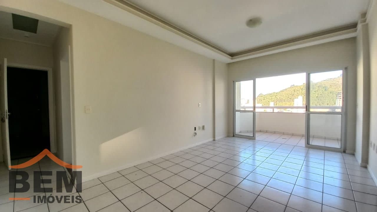 Apartamento para Locação com 3 quartos e 100m² no bairro Centro, em Itajaí - SC