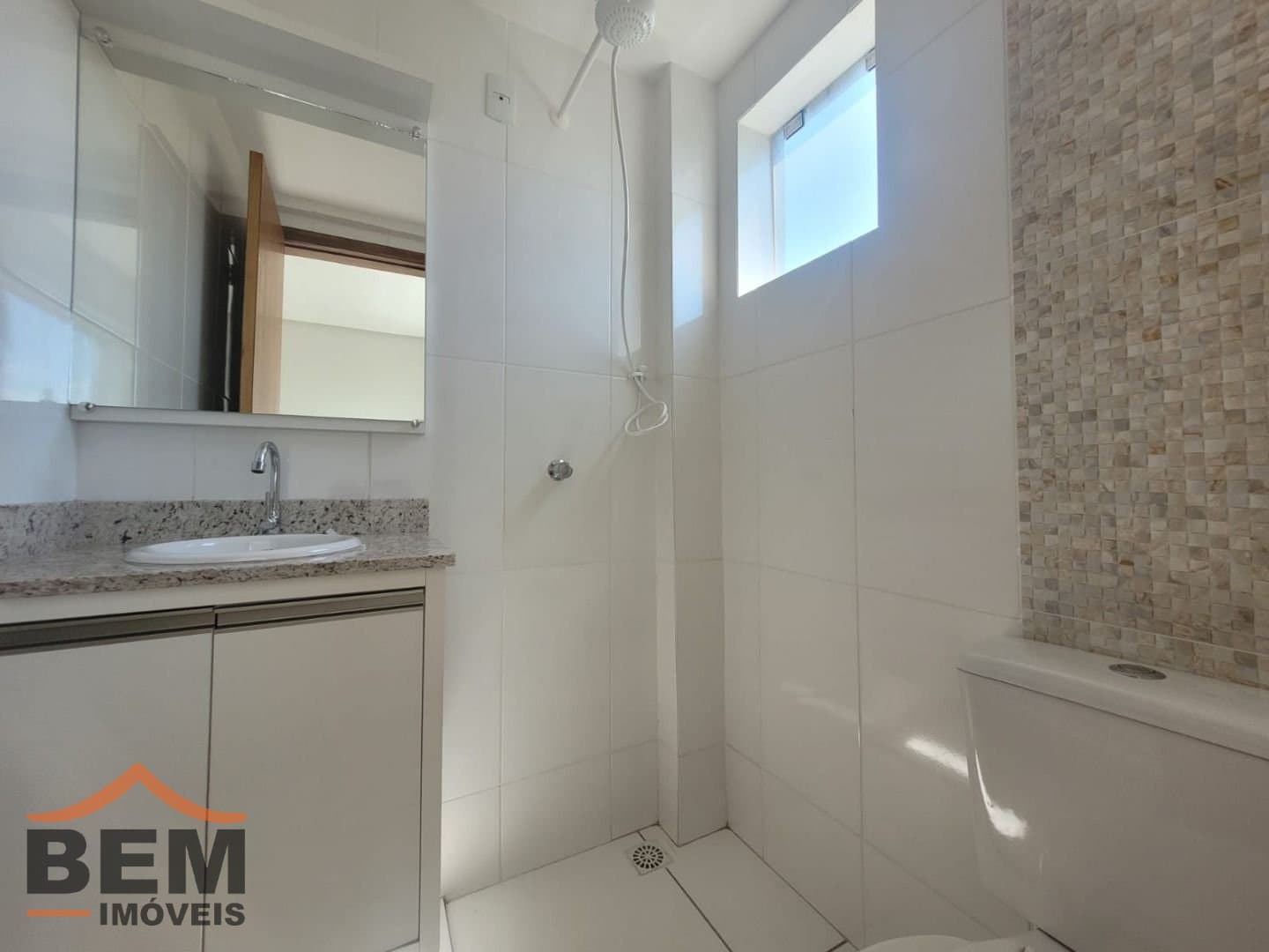 Apartamento para Locação com 2 quartos sendo 1 suíte, 1 vaga no bairro São Vicente em Itajaí/SC