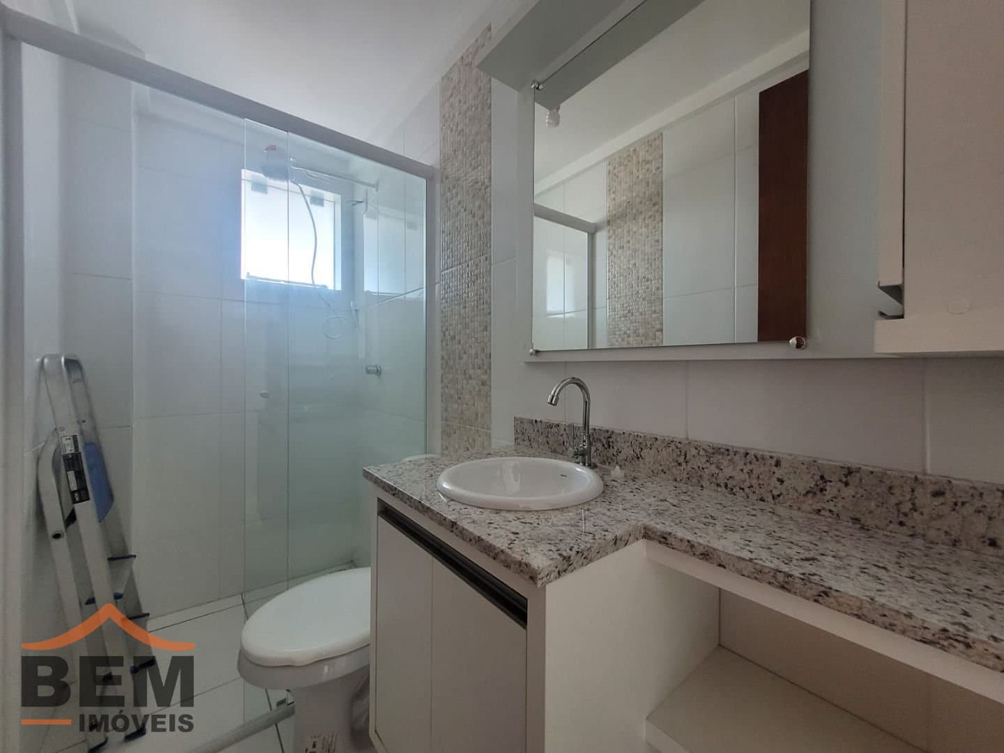 Apartamento para Locação com 2 quartos sendo 1 suíte, 1 vaga no bairro São Vicente em Itajaí/SC