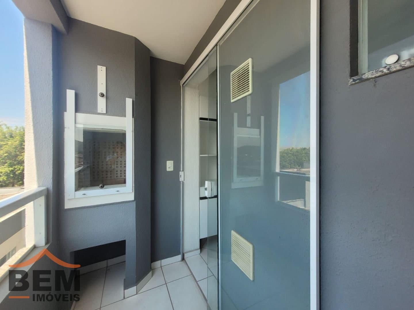 Apartamento para Locação com 2 quartos sendo 1 suíte, 1 vaga no bairro São Vicente em Itajaí/SC
