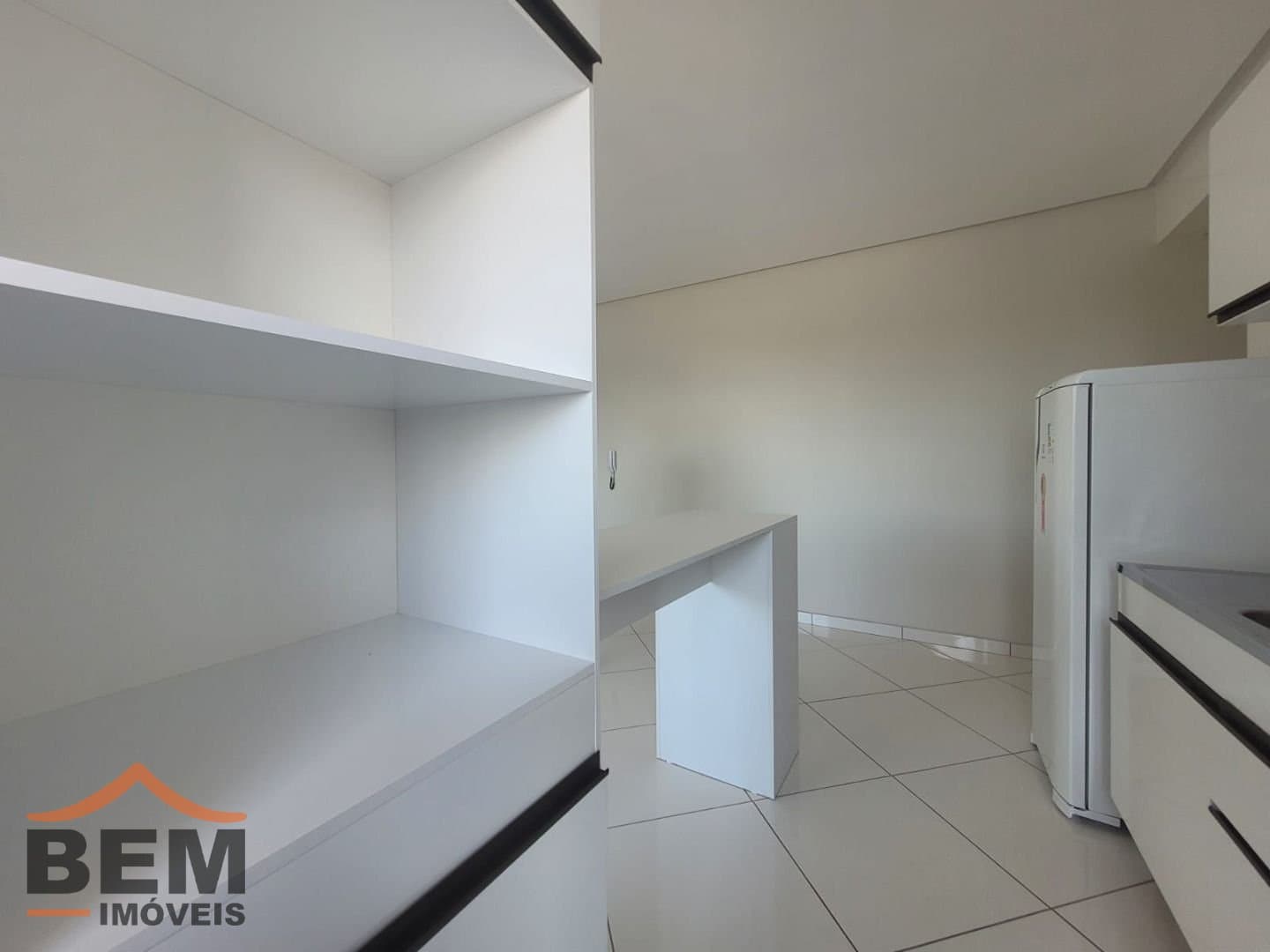 Apartamento para Locação com 2 quartos sendo 1 suíte, 1 vaga no bairro São Vicente em Itajaí/SC