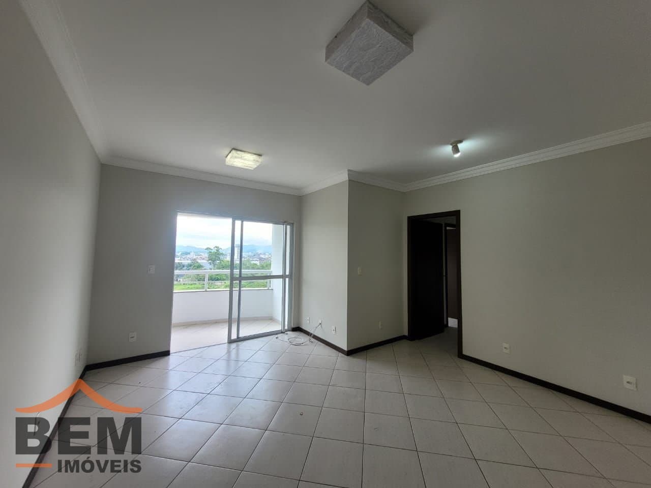 Apartamento para alugar com 2 quartos e 70 m² no bairro Dom Bosco, em Itajaí.