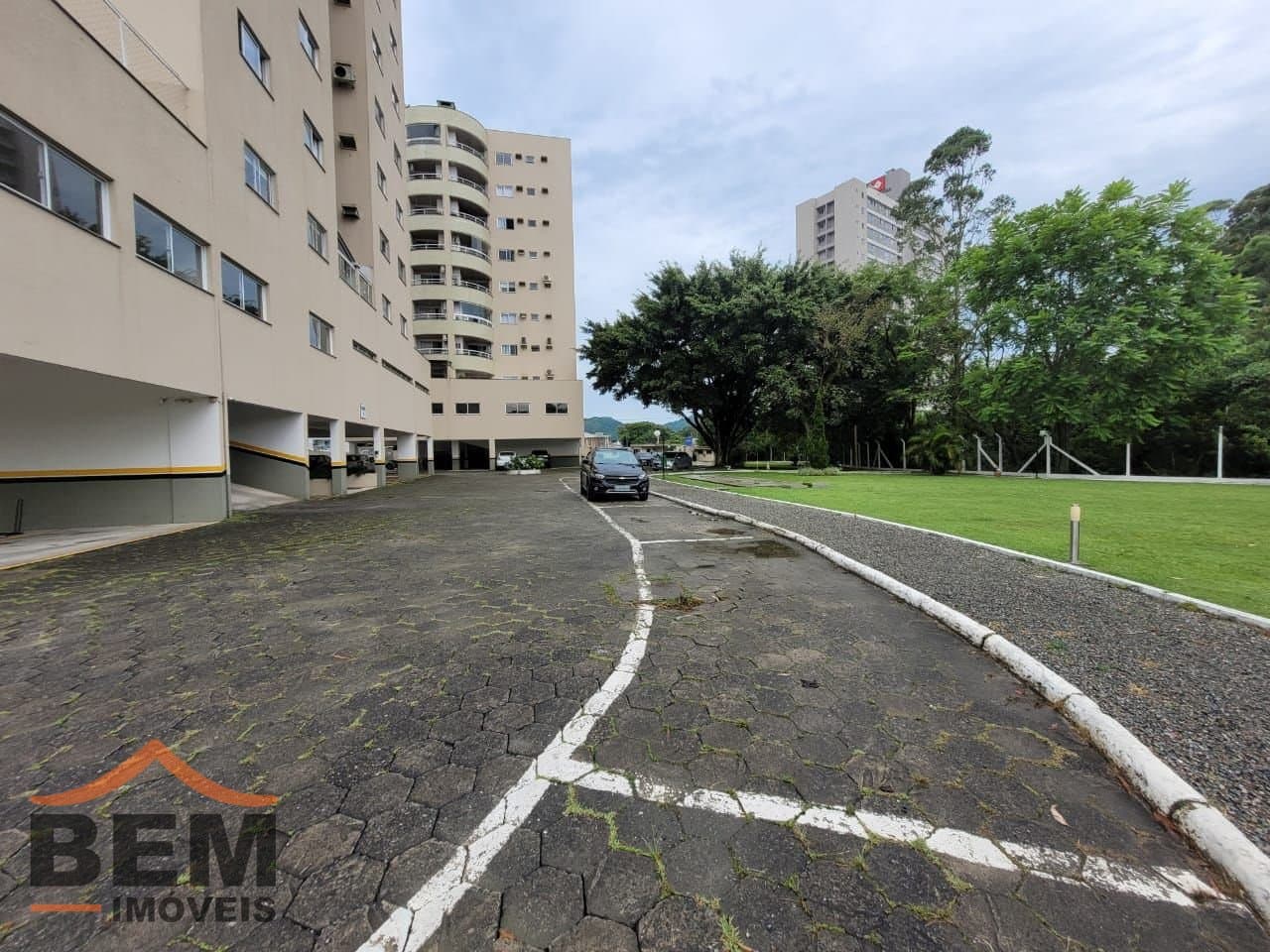 Apartamento para alugar com 2 quartos e 70 m² no bairro Dom Bosco, em Itajaí.