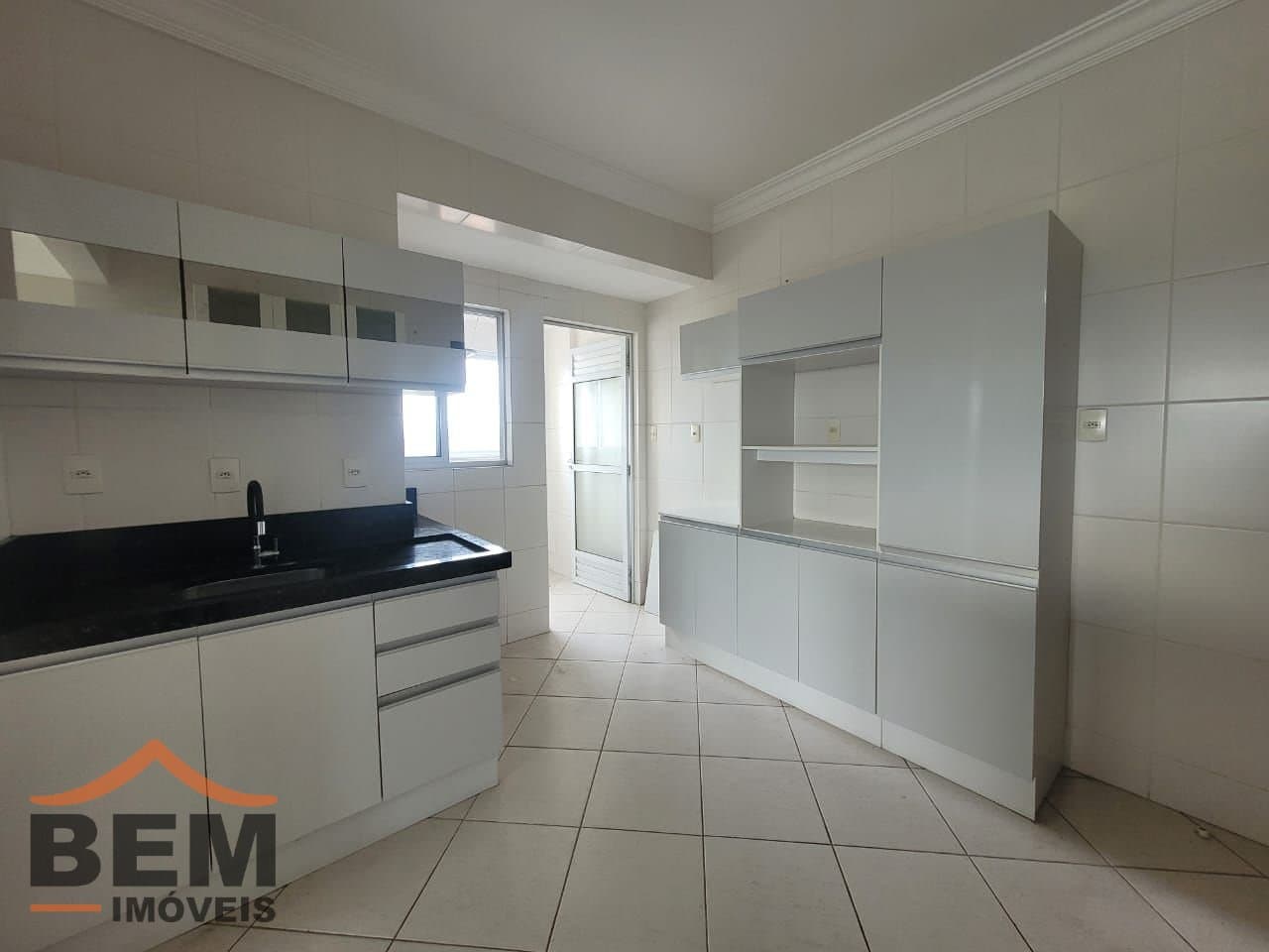 Apartamento para alugar com 2 quartos e 70 m² no bairro Dom Bosco, em Itajaí.