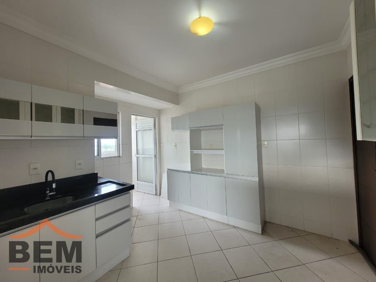 Apartamento para alugar com 2 quartos e 70 m² no bairro Dom Bosco, em Itajaí.
