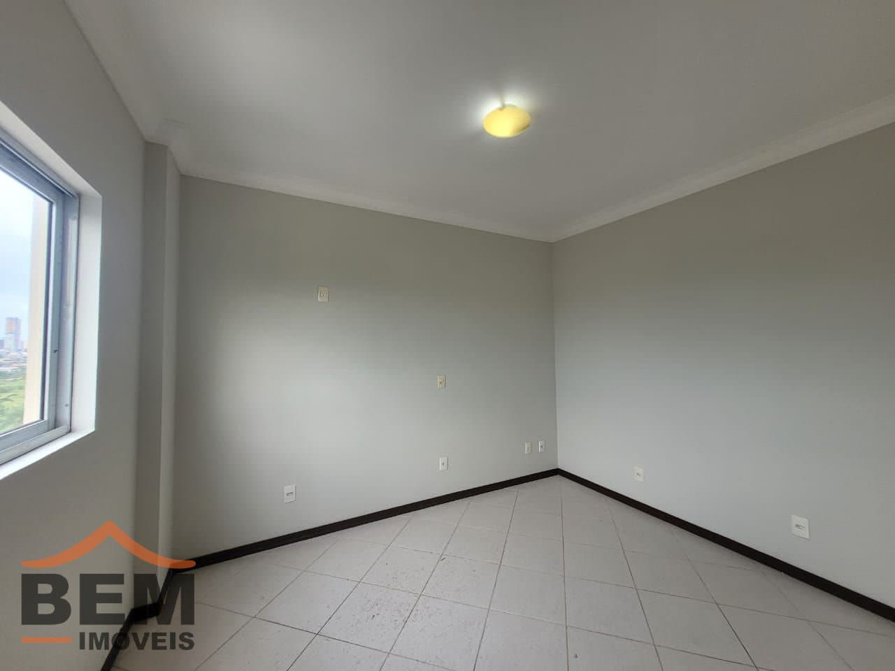 Apartamento para alugar com 2 quartos e 70 m² no bairro Dom Bosco, em Itajaí.
