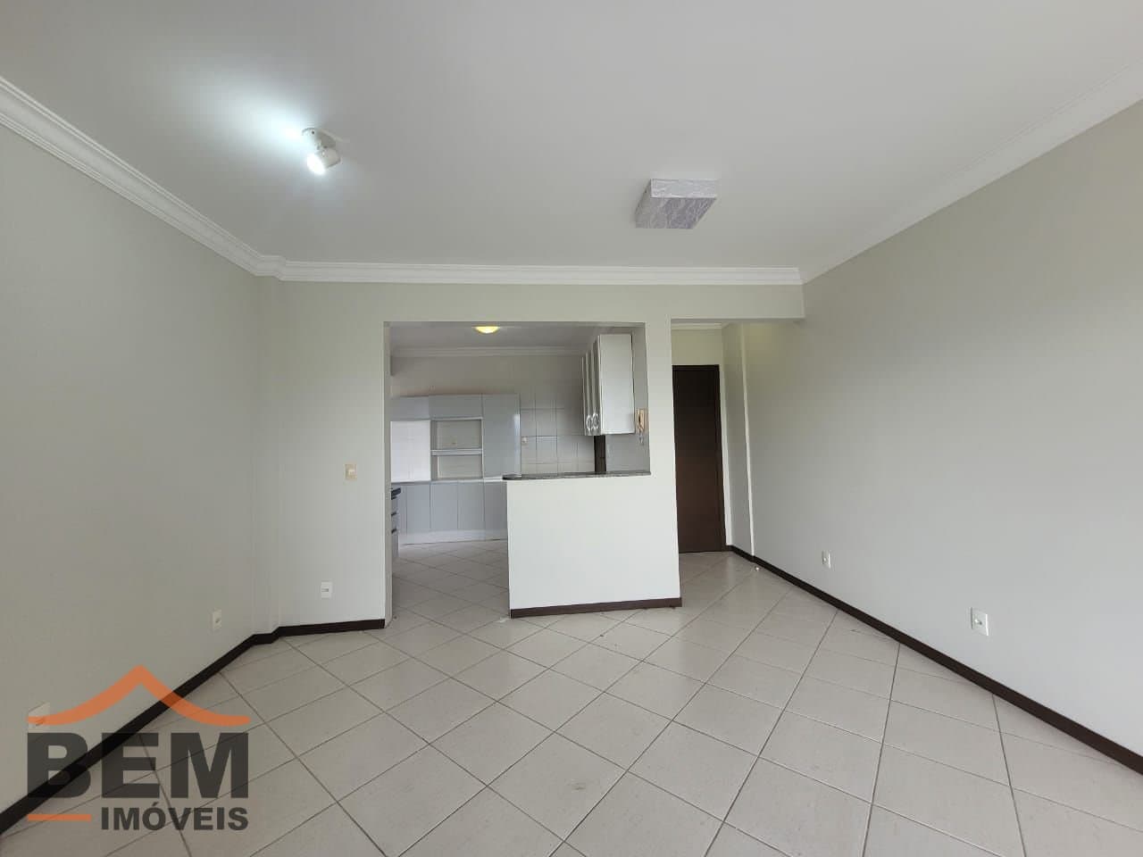 Apartamento para alugar com 2 quartos e 70 m² no bairro Dom Bosco, em Itajaí.