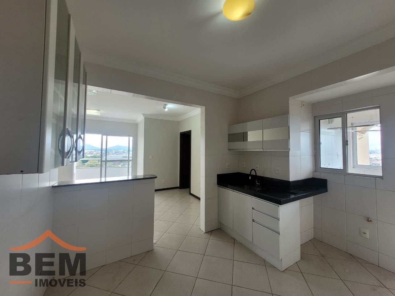 Apartamento para alugar com 2 quartos e 70 m² no bairro Dom Bosco, em Itajaí.