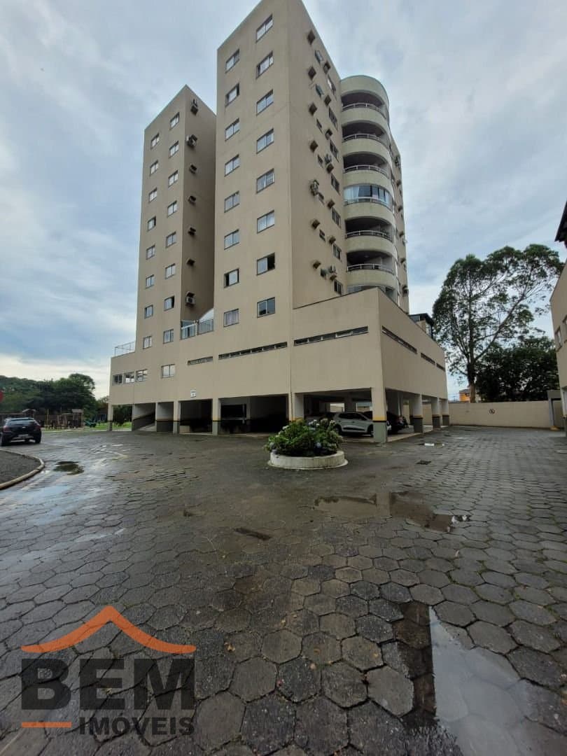 Apartamento para alugar com 2 quartos e 70 m² no bairro Dom Bosco, em Itajaí.