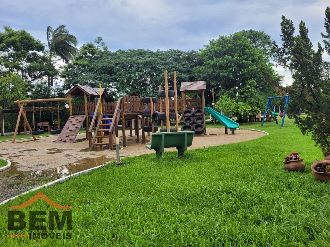 Apartamento para alugar com 2 quartos e 70 m² no bairro Dom Bosco, em Itajaí.