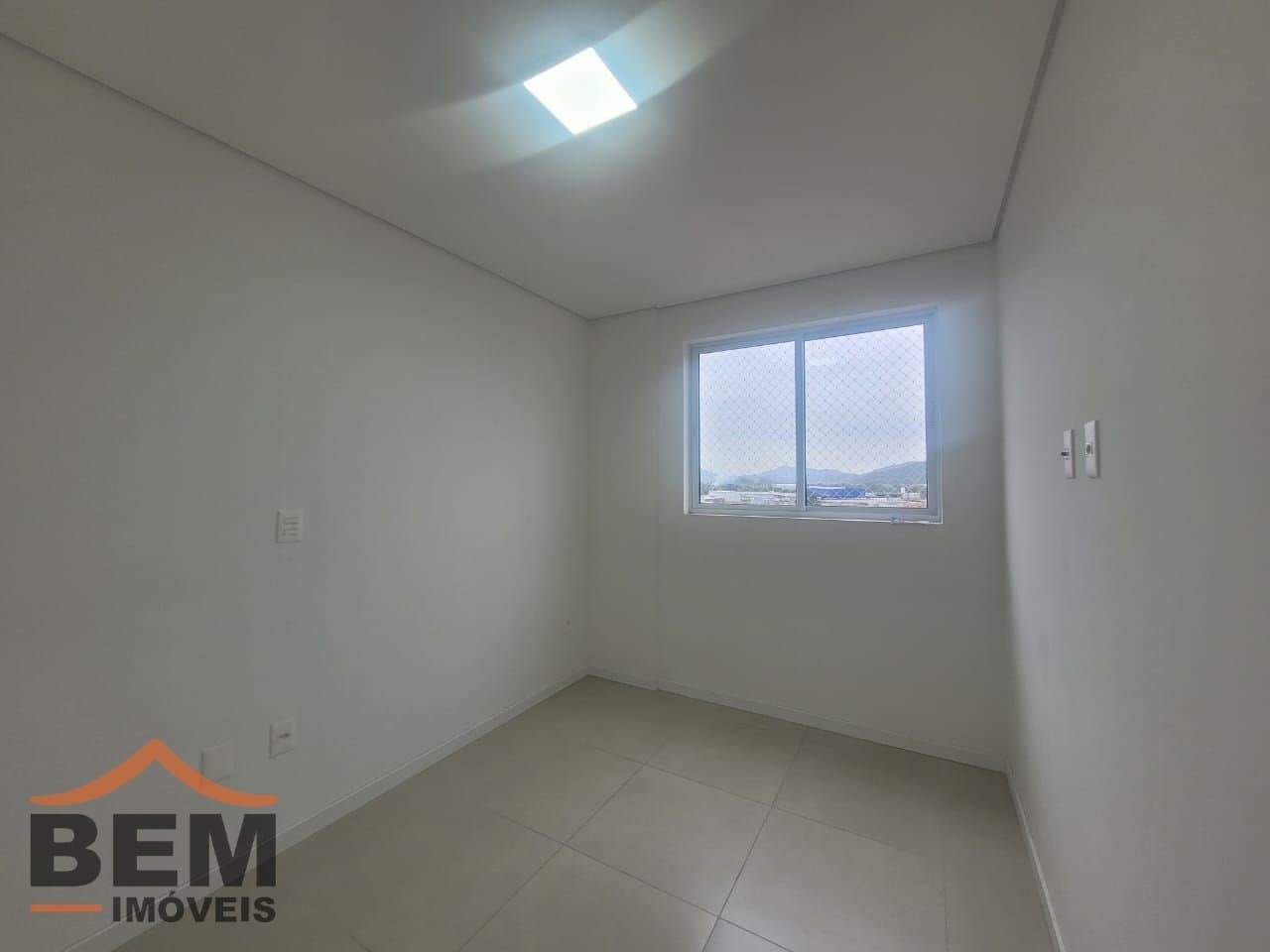 Apartamento para Locação com 2 quartos, 1 vaga no bairro São Vicente em Itajaí/SC