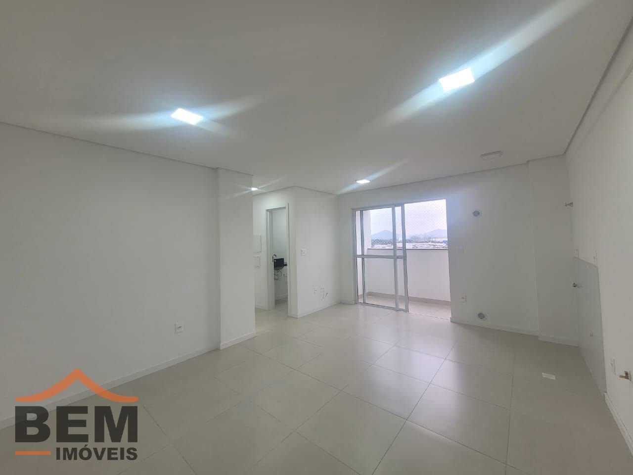 Apartamento para Locação com 2 quartos, 1 vaga no bairro São Vicente em Itajaí/SC