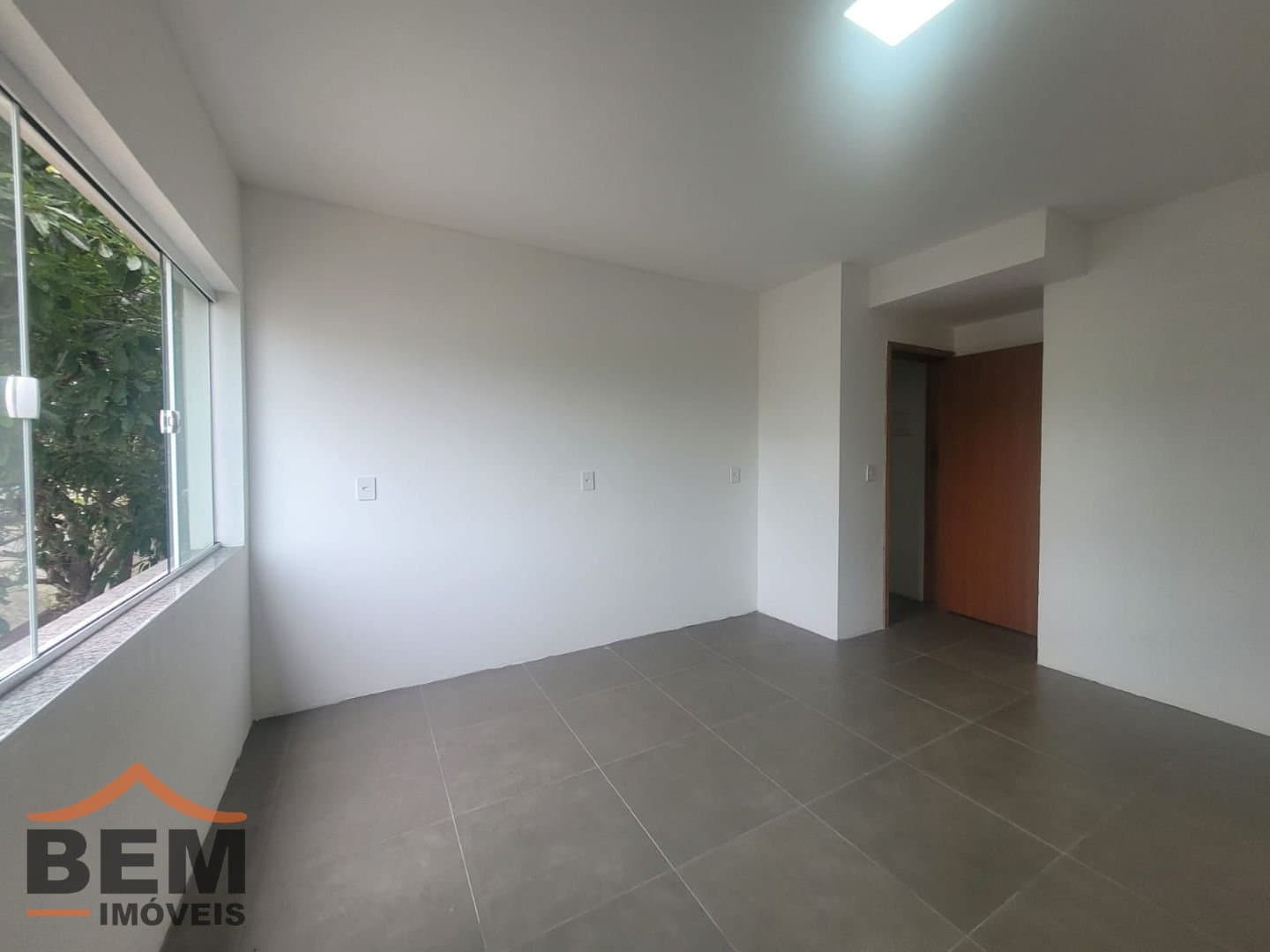Apartamento para Locação com 1 quarto, 1 vaga no bairro Centro em Navegantes/SC