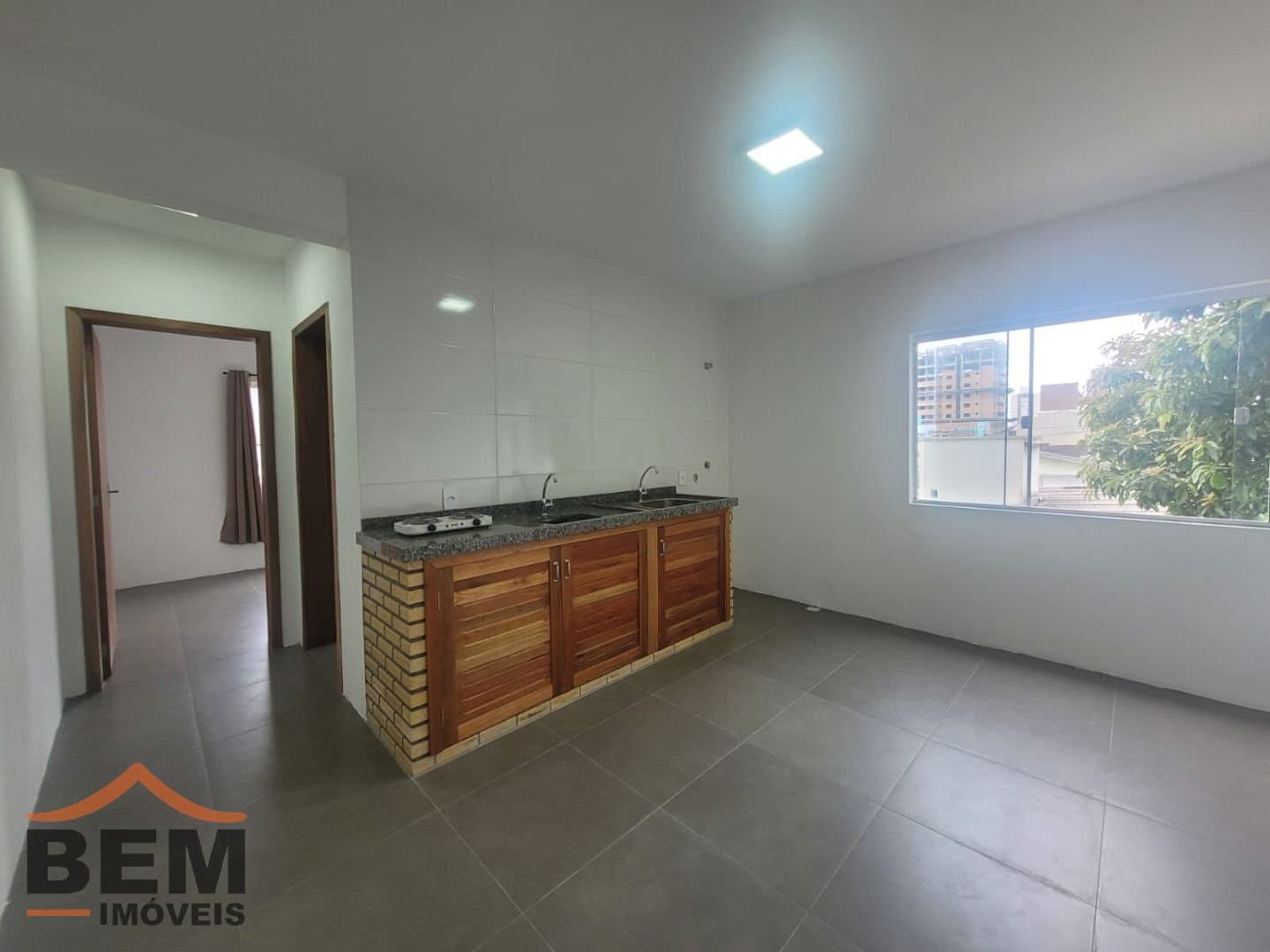 Apartamento para Locação com 1 quarto, 1 vaga no bairro Centro em Navegantes/SC
