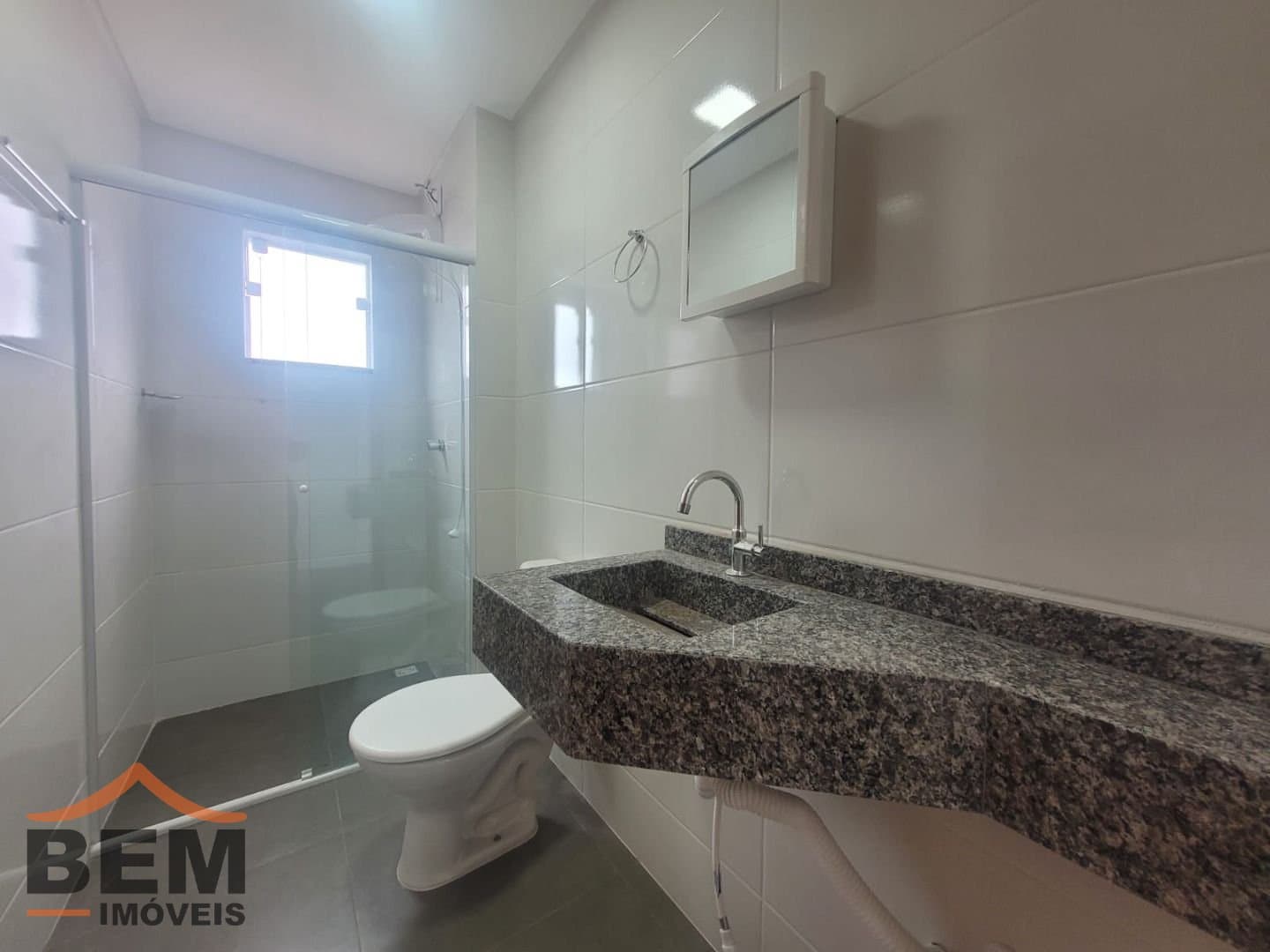 Apartamento para Locação com 1 quarto, 1 vaga no bairro Centro em Navegantes/SC
