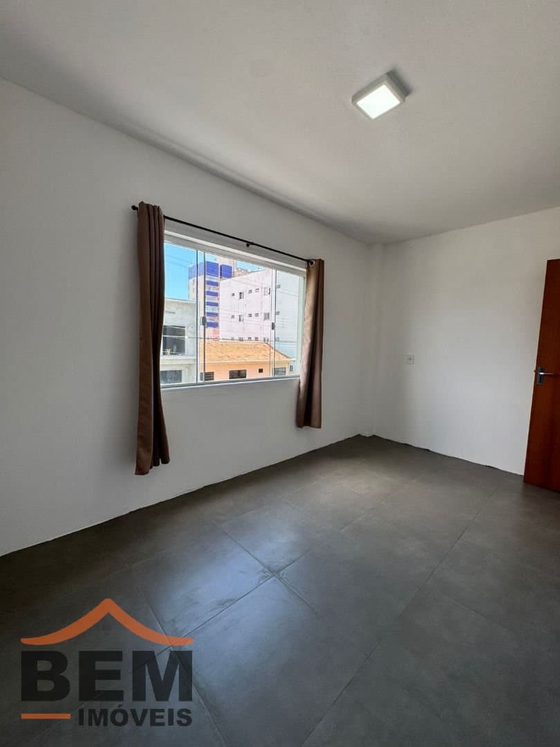 Apartamento para Locação com 1 quarto, 1 vaga no bairro Centro em Navegantes/SC