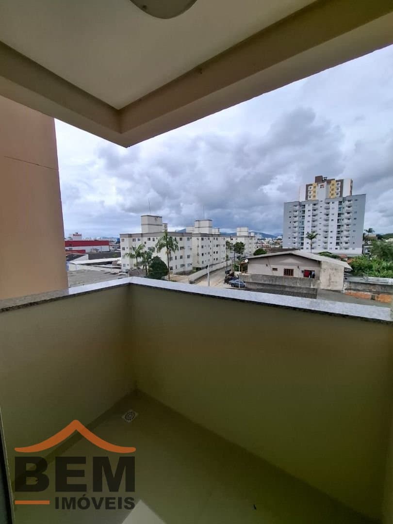 Apartamento para locação com 2 quartos e 51,86 m² no bairro Cordeiros, em Itajaí