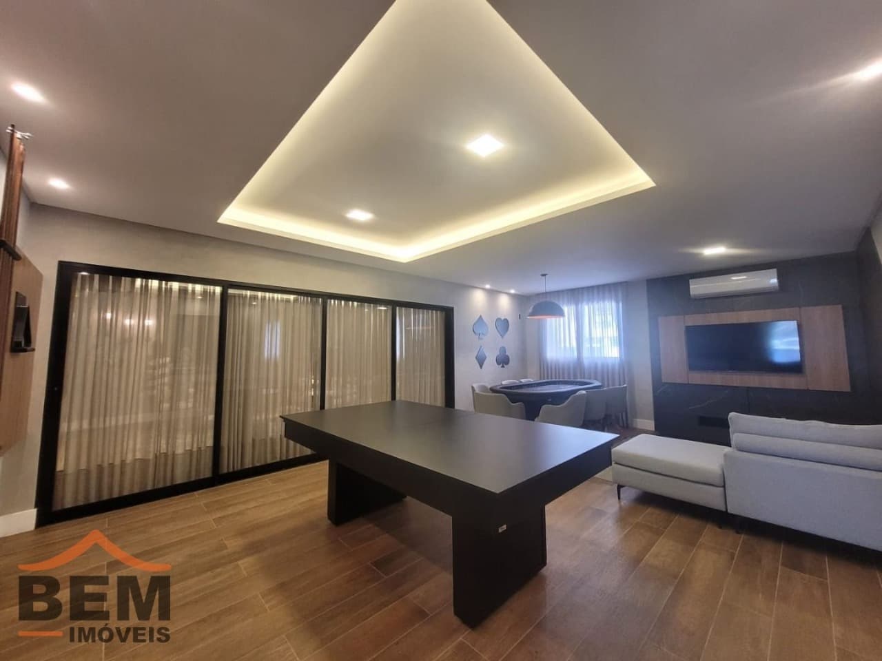 Apartamento à Venda com 3 quartos sendo 1 suíte, 2 vagas no bairro Vila Operária em Itajaí/SC: 20 - SALA DE JOGOS