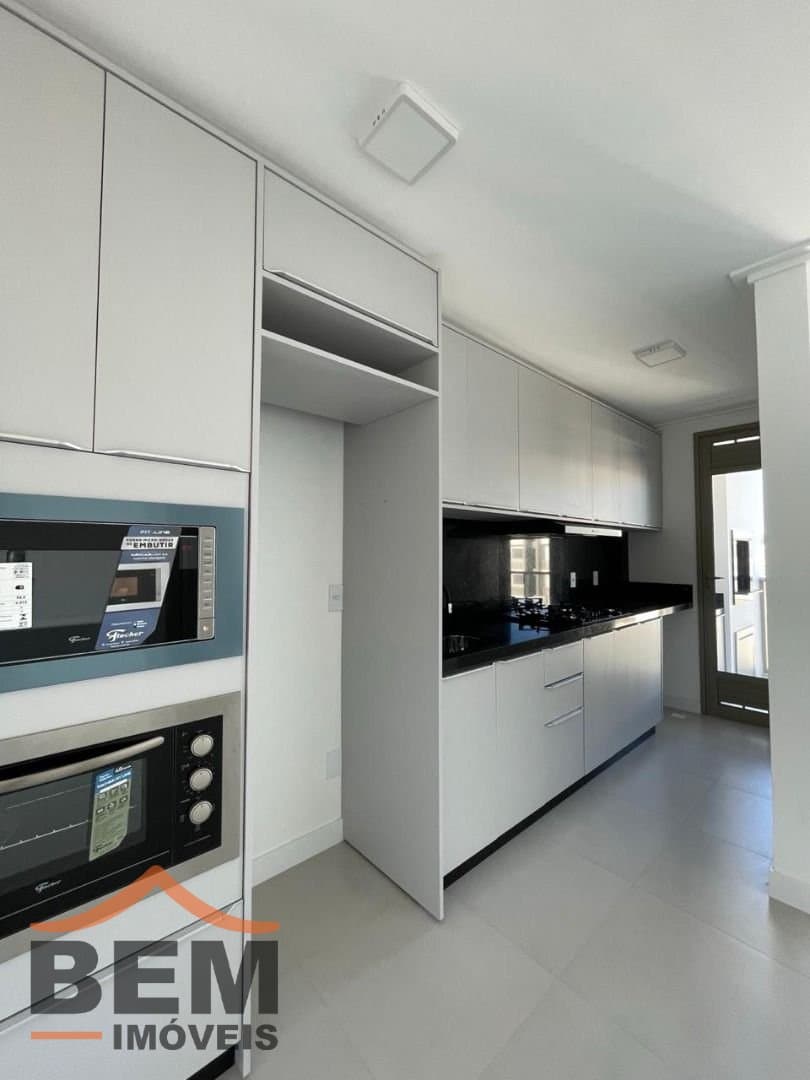 Apartamento para Locação com 2 quartos sendo 1 suíte, 1 vaga no bairro São Vicente em Itajaí/SC