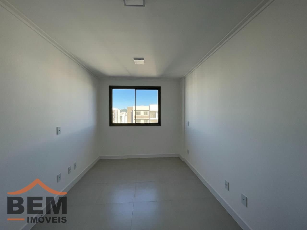 Apartamento para Locação com 2 quartos sendo 1 suíte, 1 vaga no bairro São Vicente em Itajaí/SC
