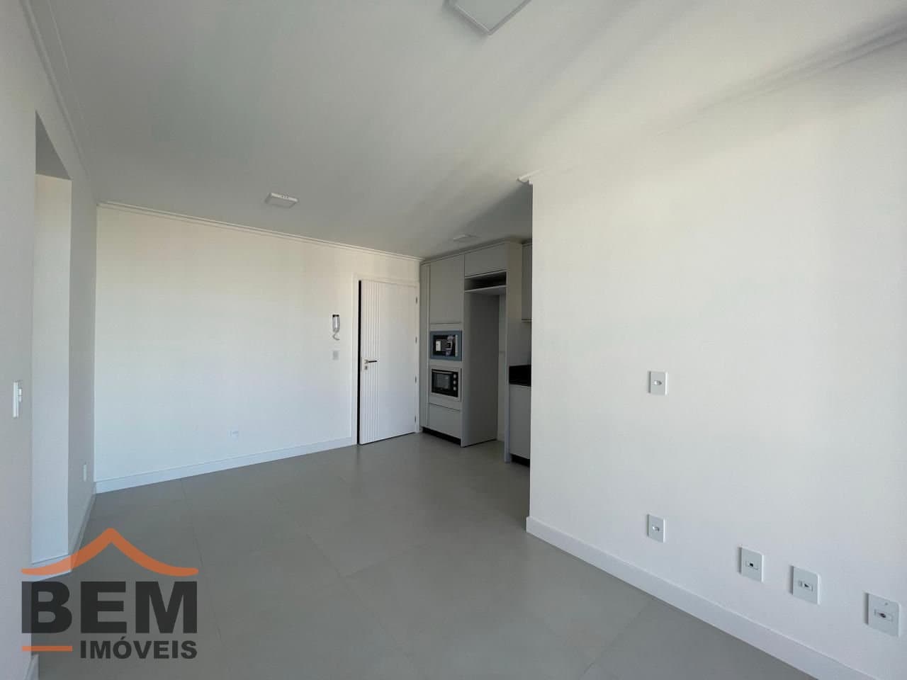 Apartamento para Locação com 2 quartos sendo 1 suíte, 1 vaga no bairro São Vicente em Itajaí/SC
