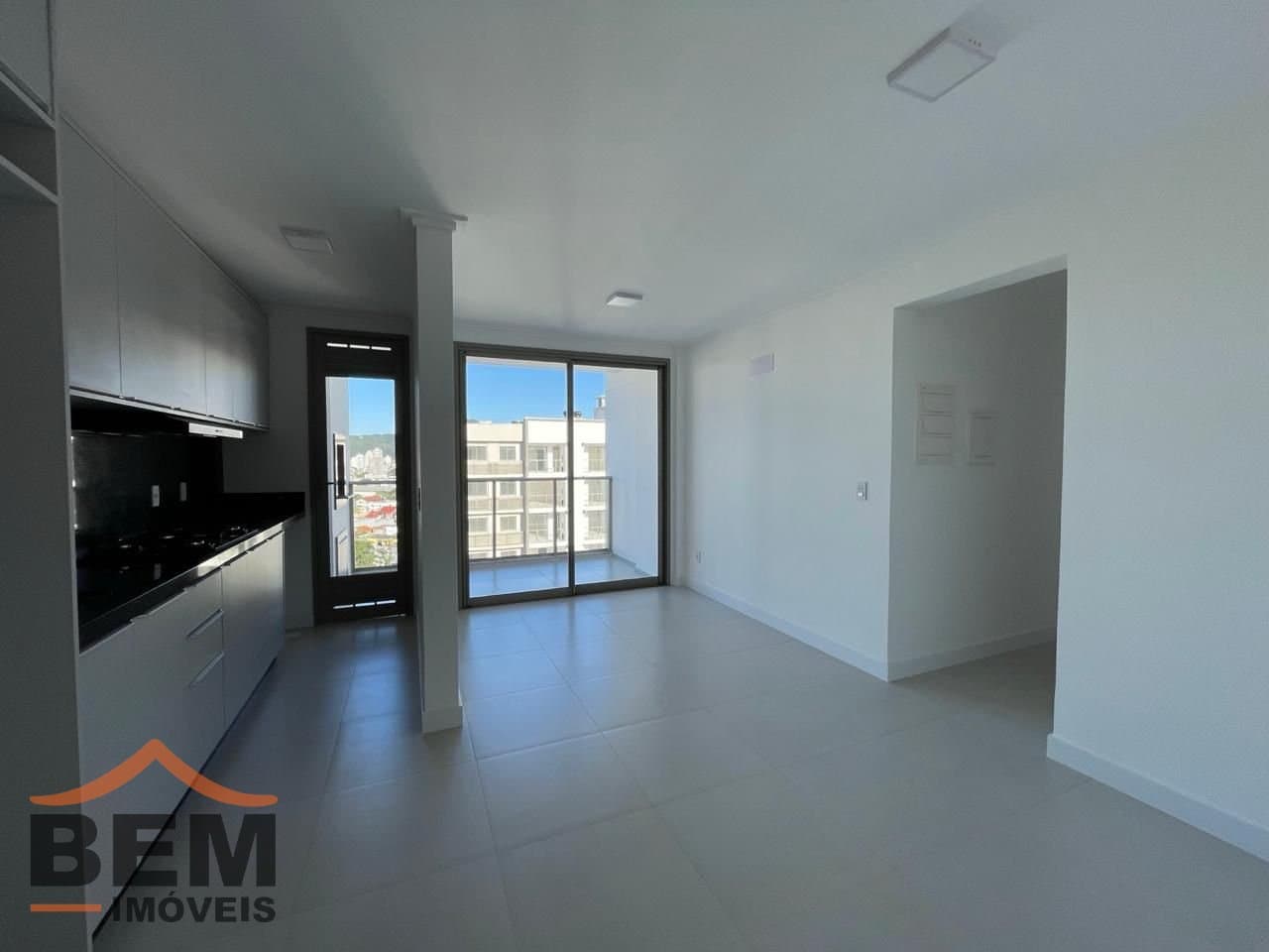Apartamento para Locação com 2 quartos sendo 1 suíte, 1 vaga no bairro São Vicente em Itajaí/SC