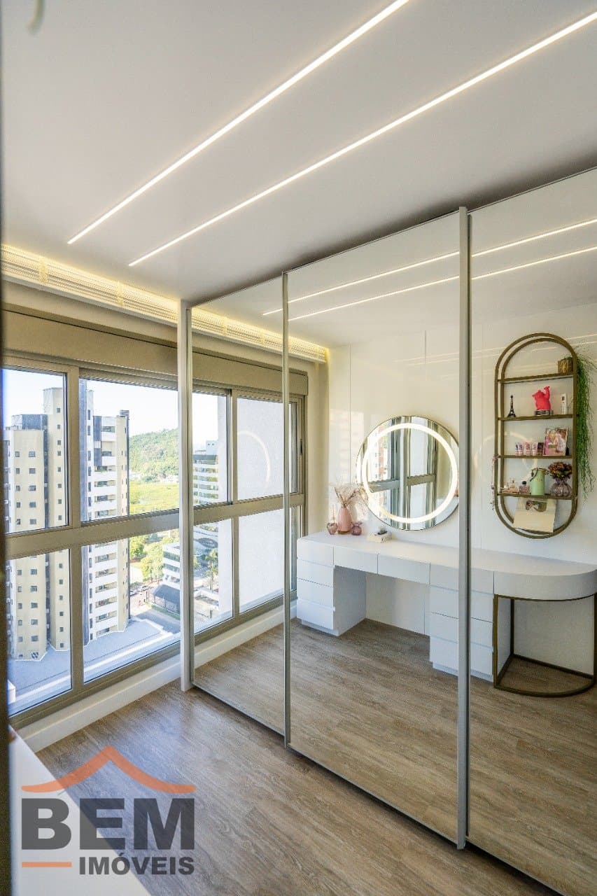 Apartamento à Venda com 3 quartos sendo 3 suítes, 3 vagas no bairro Fazenda em Itajaí/SC