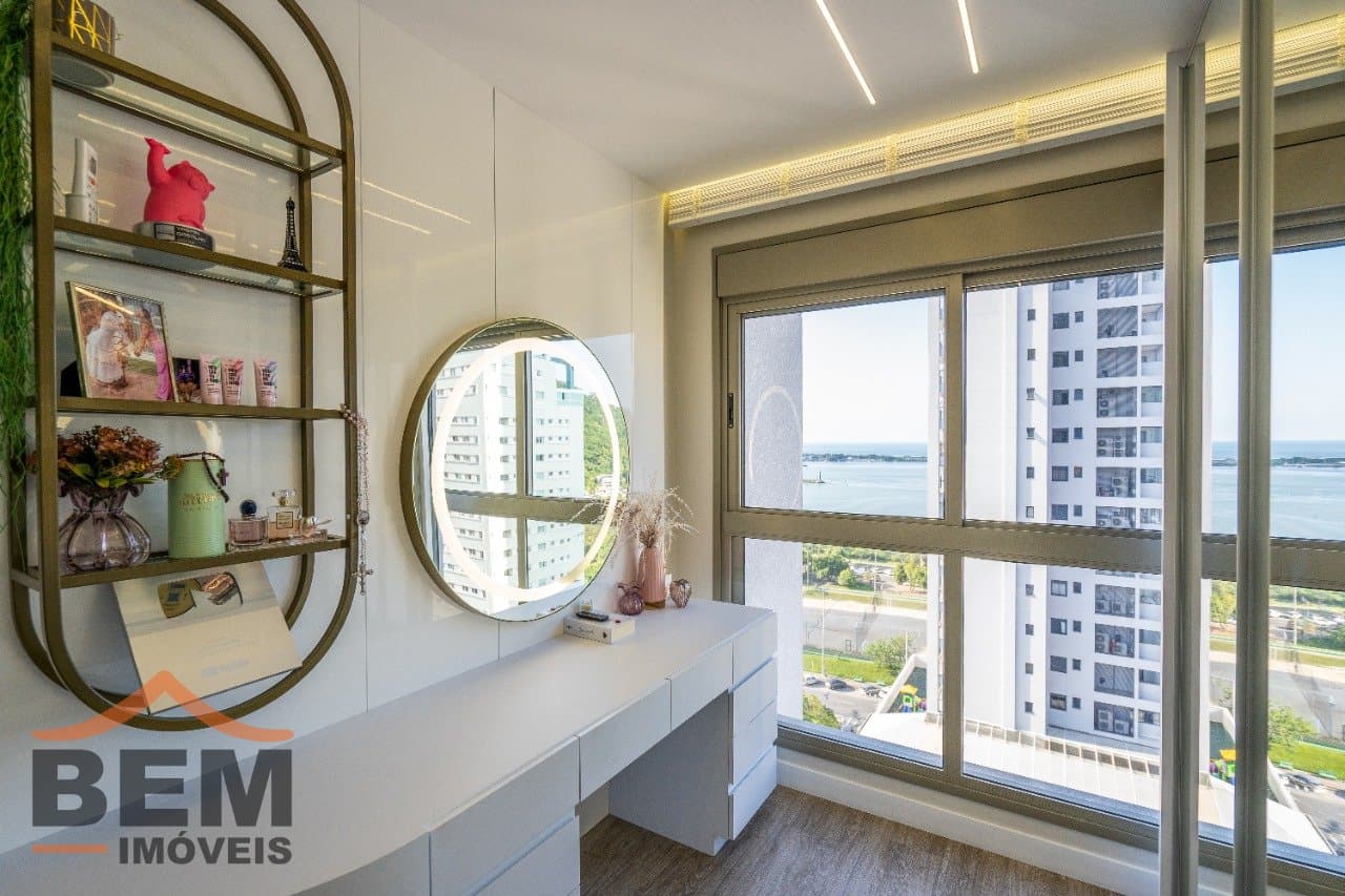 Apartamento à Venda com 3 quartos sendo 3 suítes, 3 vagas no bairro Fazenda em Itajaí/SC