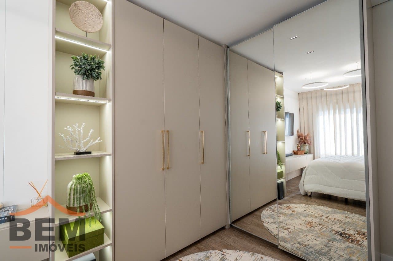 Apartamento à Venda com 3 quartos sendo 3 suítes, 3 vagas no bairro Fazenda em Itajaí/SC