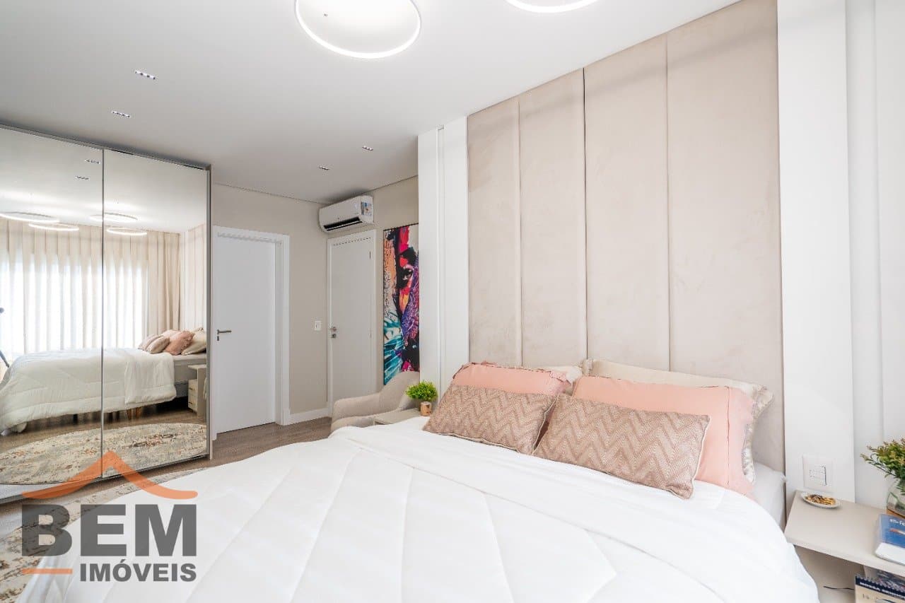 Apartamento à Venda com 3 quartos sendo 3 suítes, 3 vagas no bairro Fazenda em Itajaí/SC