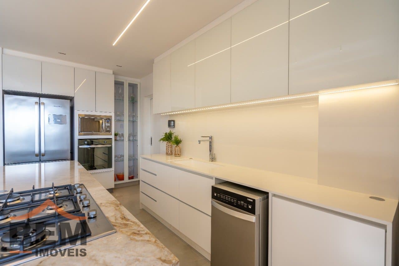 Apartamento à Venda com 3 quartos sendo 3 suítes, 3 vagas no bairro Fazenda em Itajaí/SC