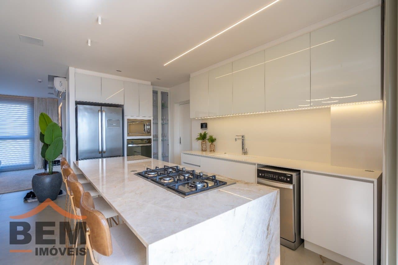 Apartamento à Venda com 3 quartos sendo 3 suítes, 3 vagas no bairro Fazenda em Itajaí/SC