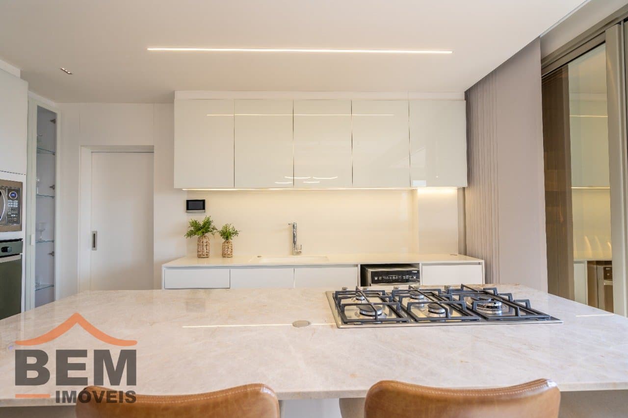 Apartamento à Venda com 3 quartos sendo 3 suítes, 3 vagas no bairro Fazenda em Itajaí/SC