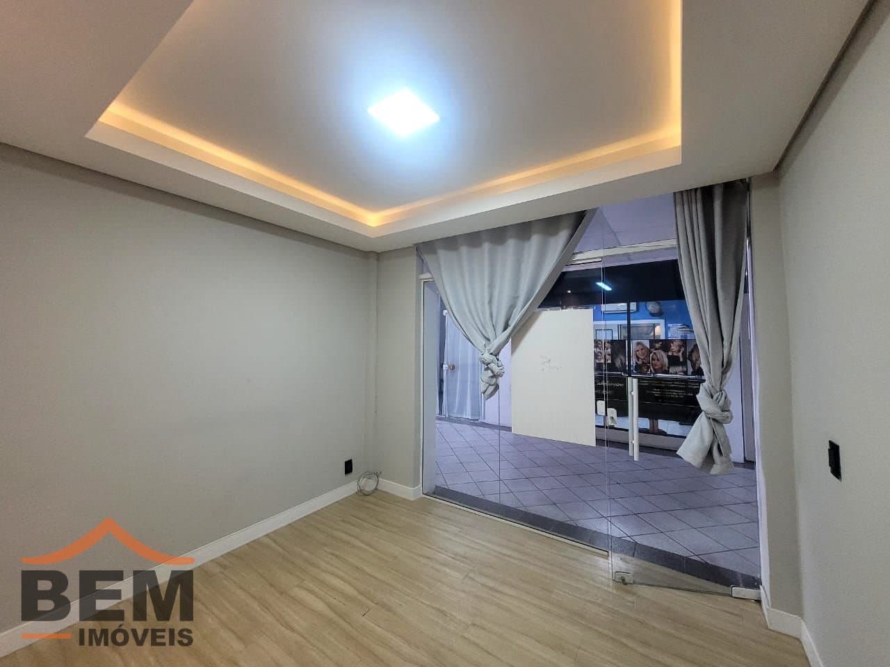 Salas/Conjuntos para Locação com 18m² no bairro Centro, em Itajaí - SC