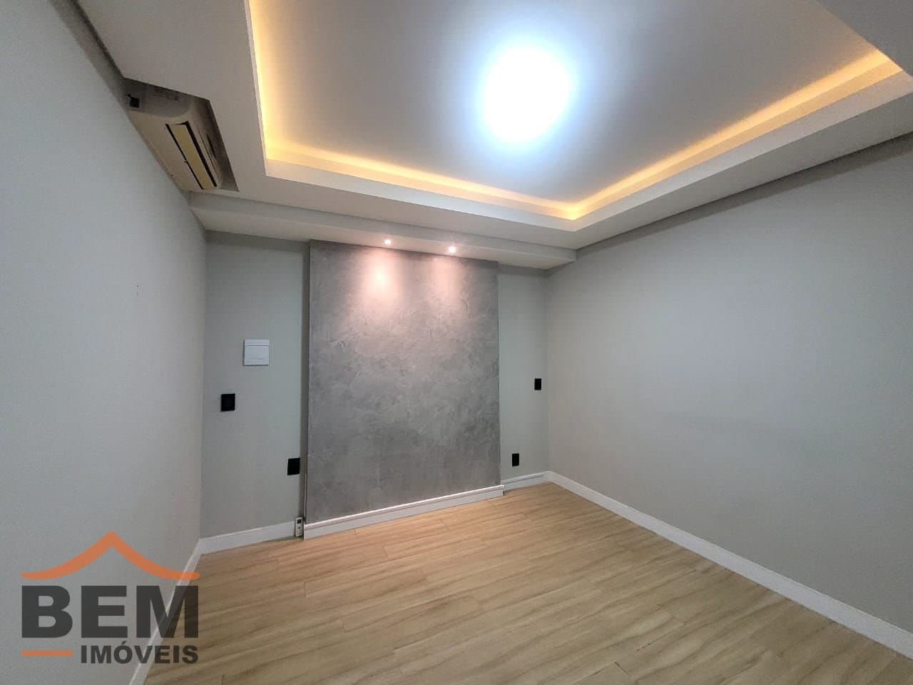 Salas/Conjuntos para Locação com 18m² no bairro Centro, em Itajaí - SC