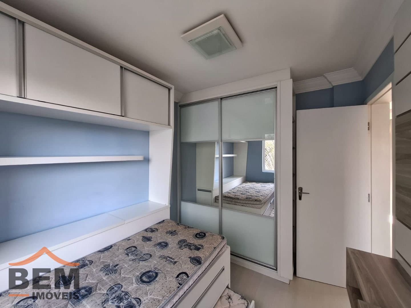 Apartamento para Locação com 2 quartos, 1 vaga no bairro Cordeiros em Itajaí/SC
